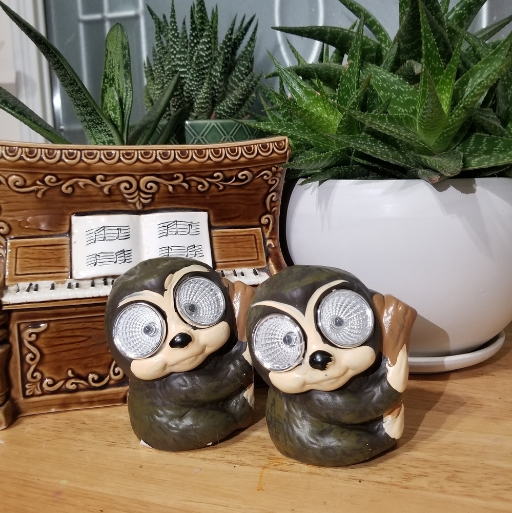 🔴 Two Garden Sloth solar lights